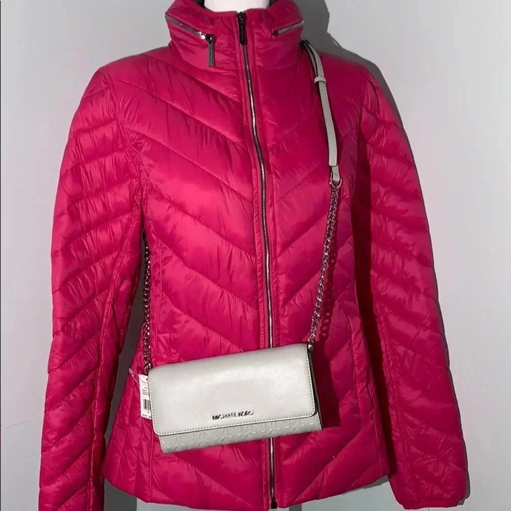 MICHAEL KORS JET SET ITEM LG WALLET ON A CHAIN